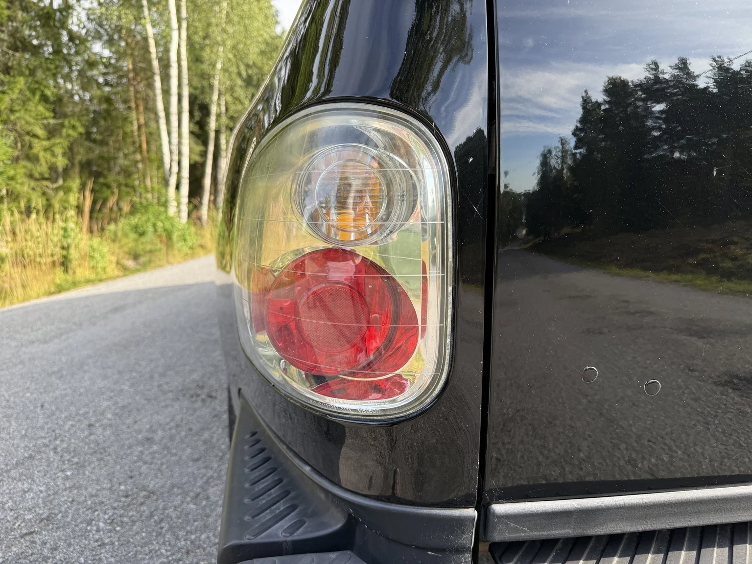 Exterior image of 2002 Ford F-150 SVT Lightning (31)