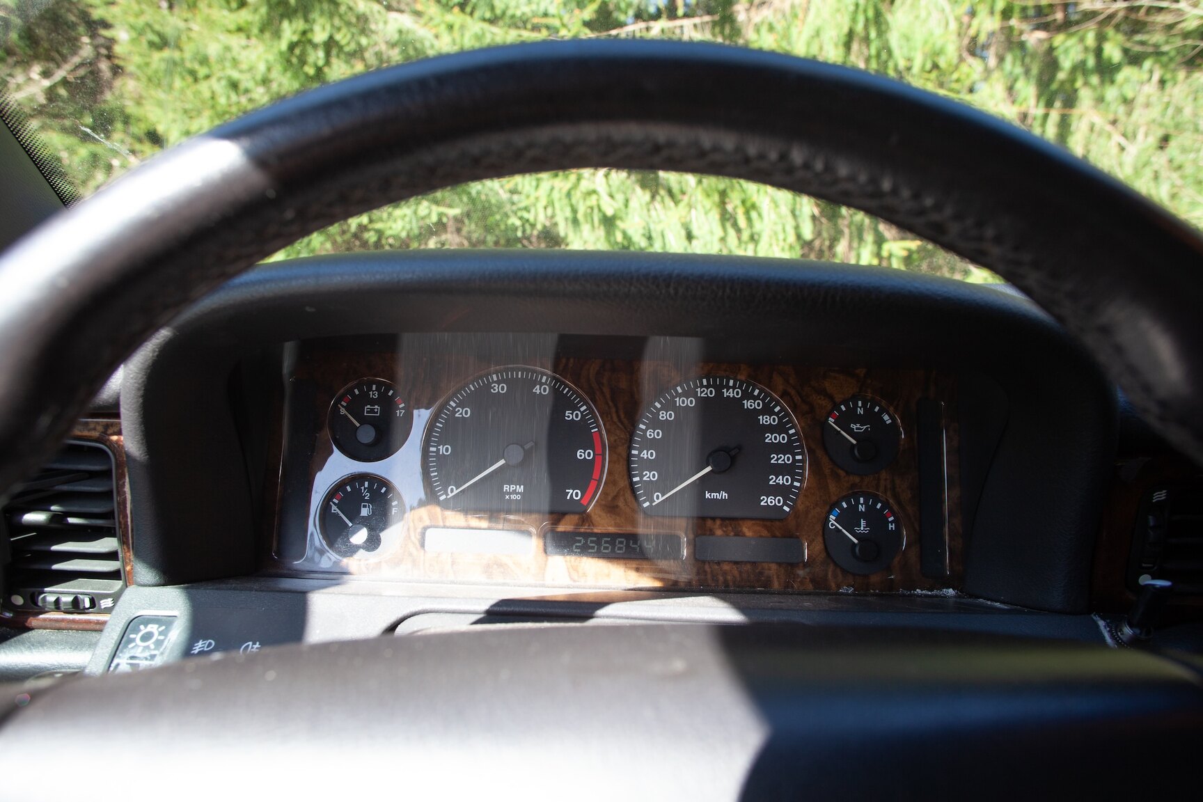 Interior image of 1997 Jaguar XJ6 3.2