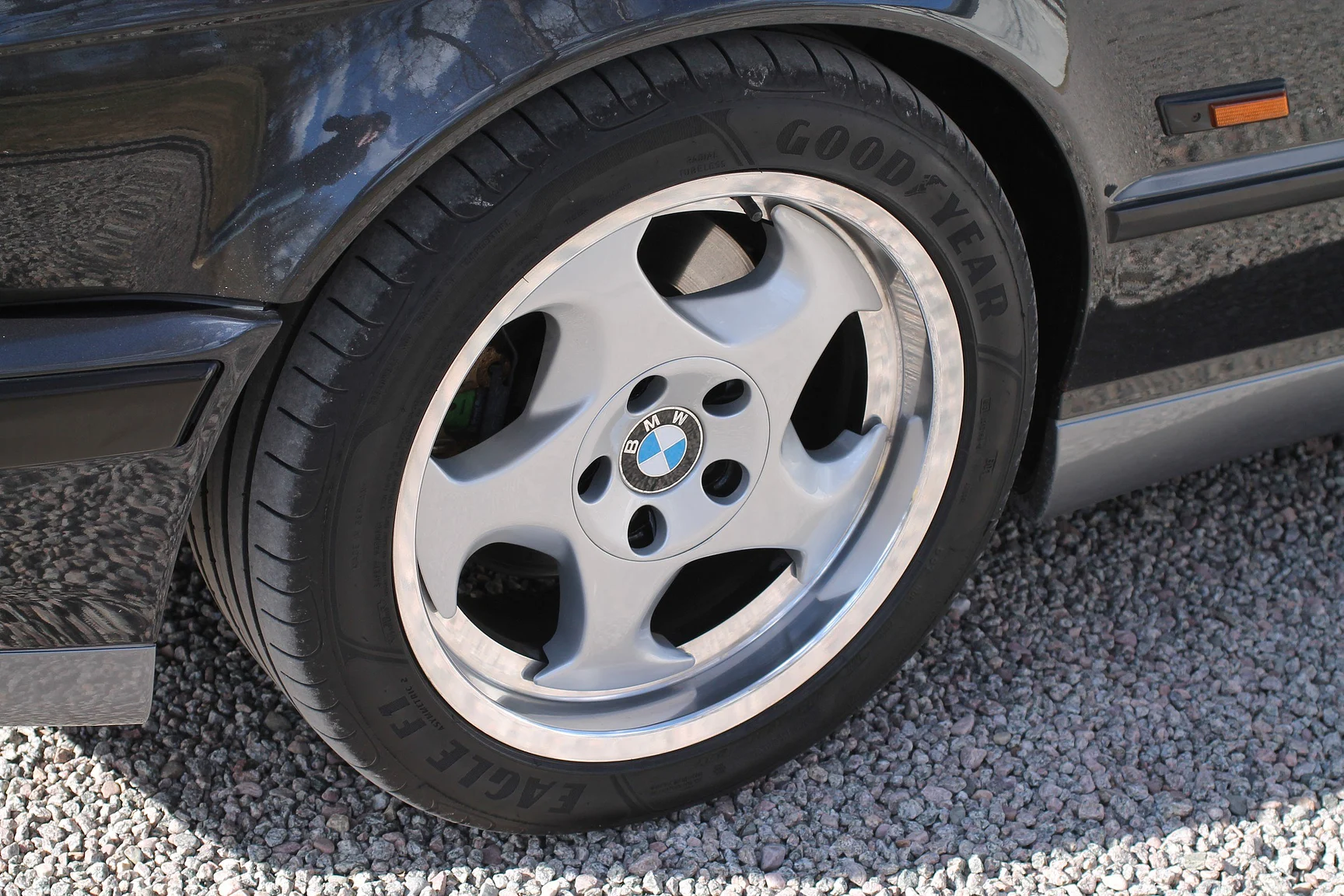 Exterior image of 1993 BMW E34 M5 Touring  (94)