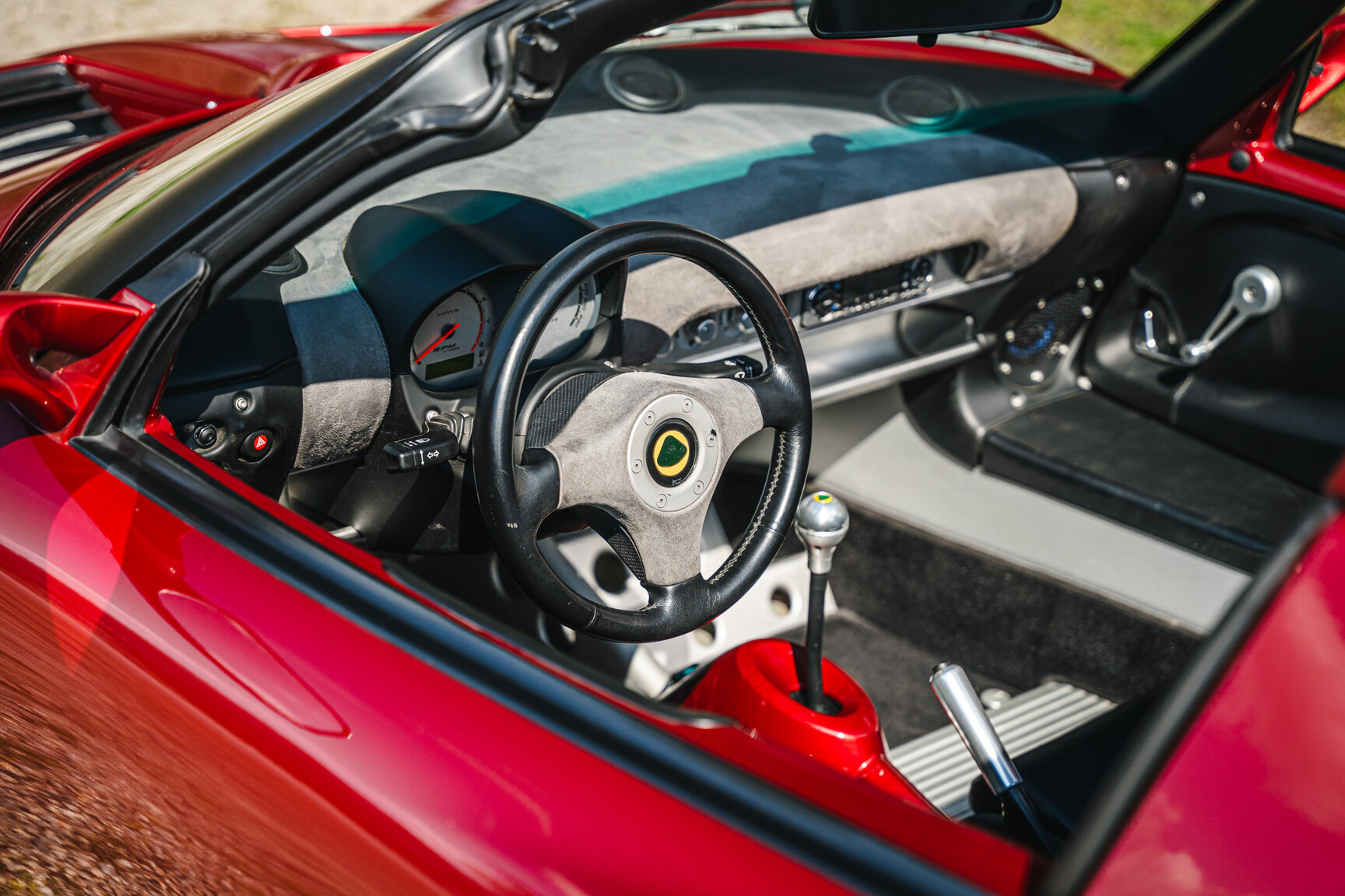 Interior image of 2001 Lotus Elise 111