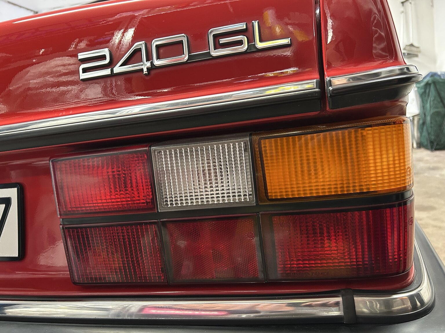 Exterior image of 1990 Volvo 240 GL
