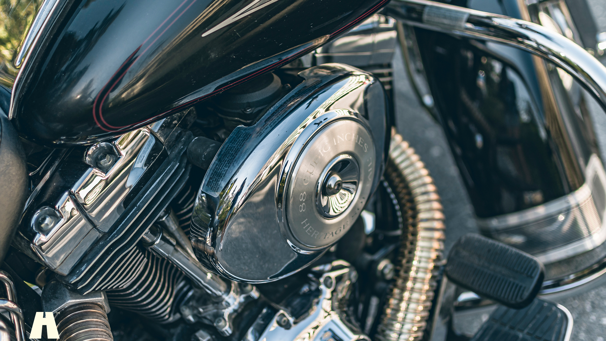 Exterior image of 2000 Harley Davidson Heritage Softail Classic (26)