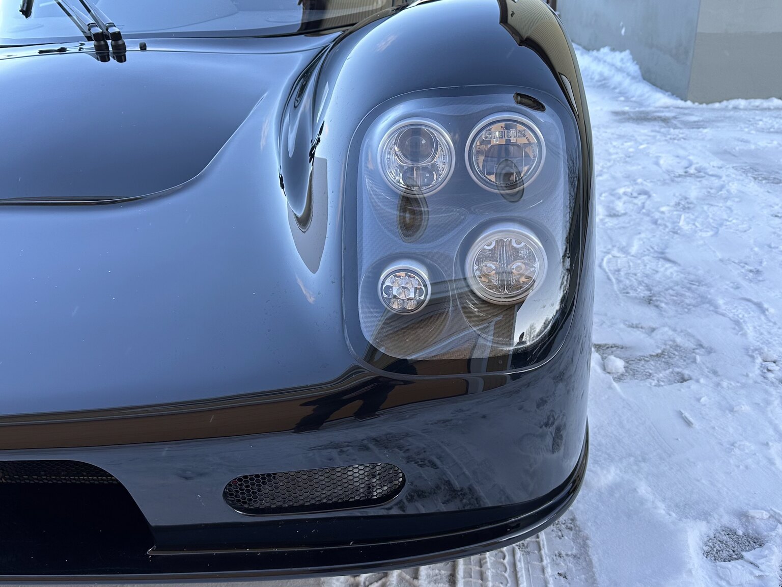 Exteriörbild på 2021 Ultima Evolution LS3
