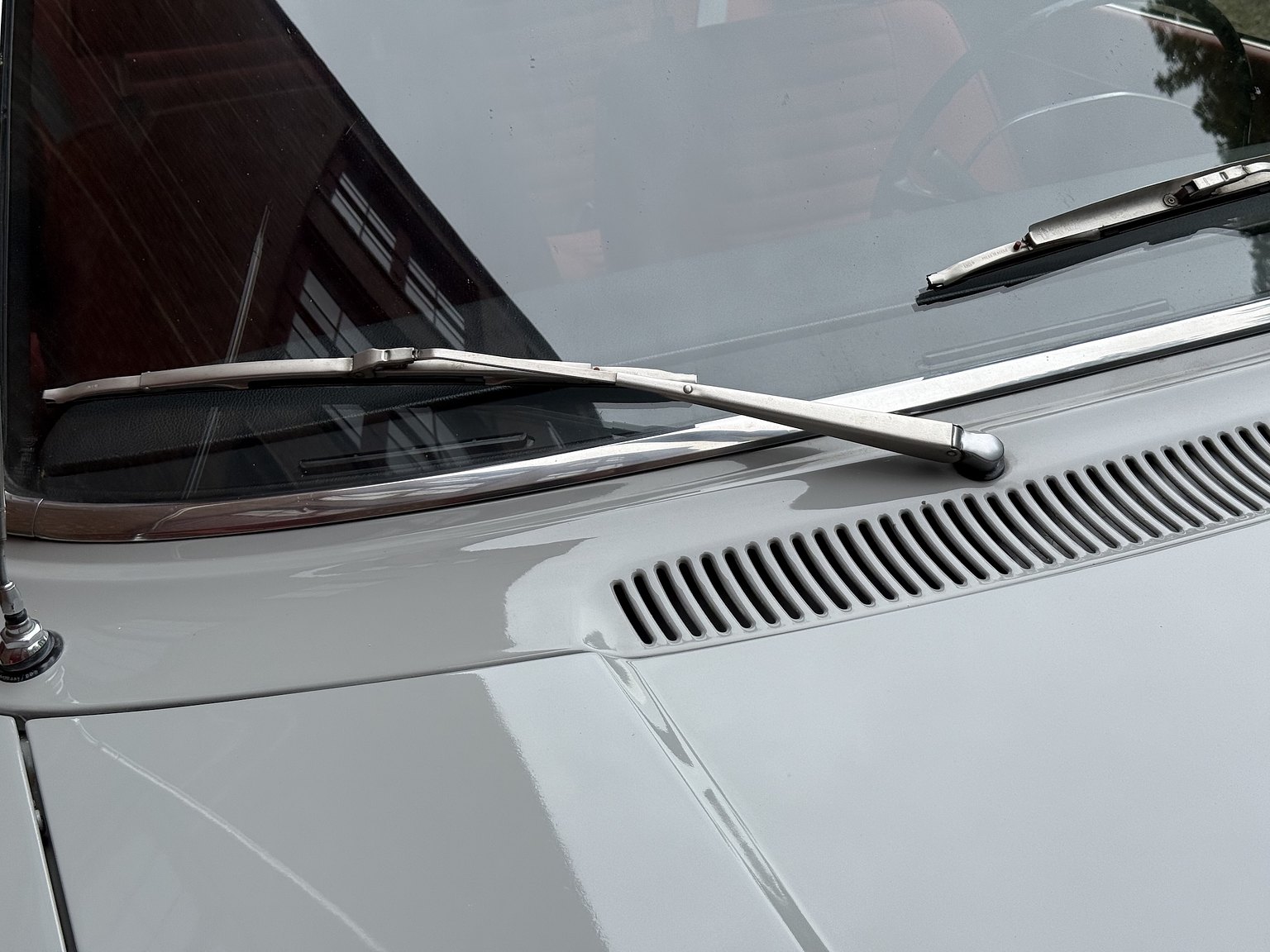 Exterior image of 1970 Volvo 142 Automatic