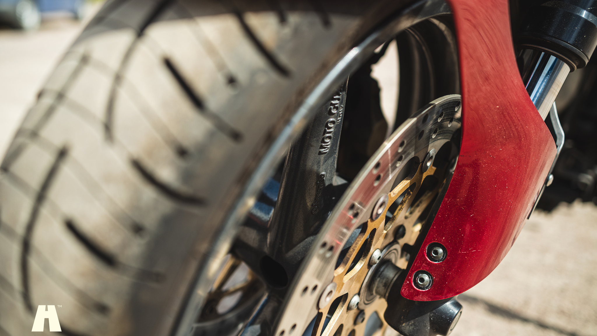 Aussenfoto 2002 Moto Guzzi V11 Le Mans (83)