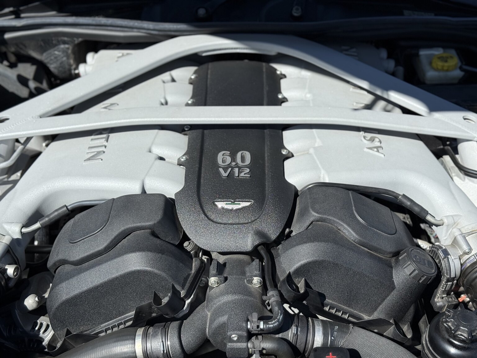 Image of 2015 Aston Martin DB9 Volante mechanics