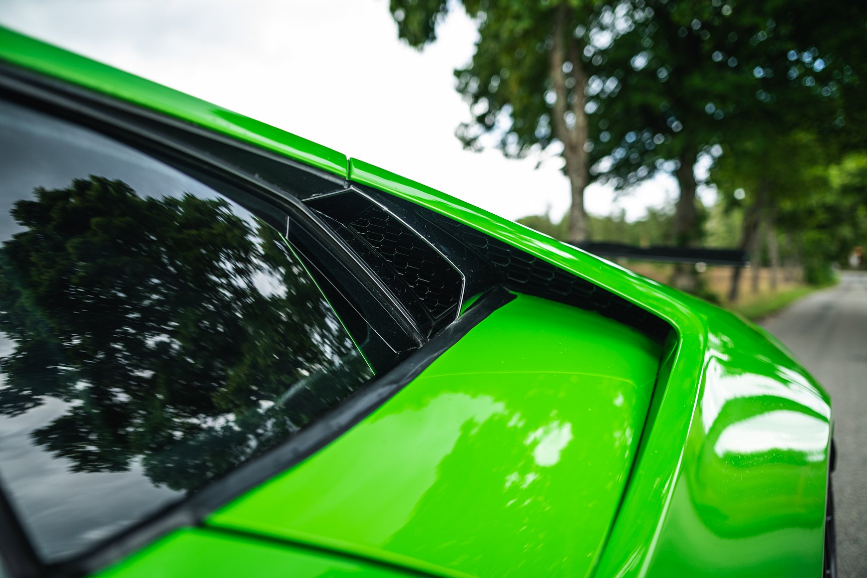 Exterior image of 2016 Lamborghini Huracan LP-610-4