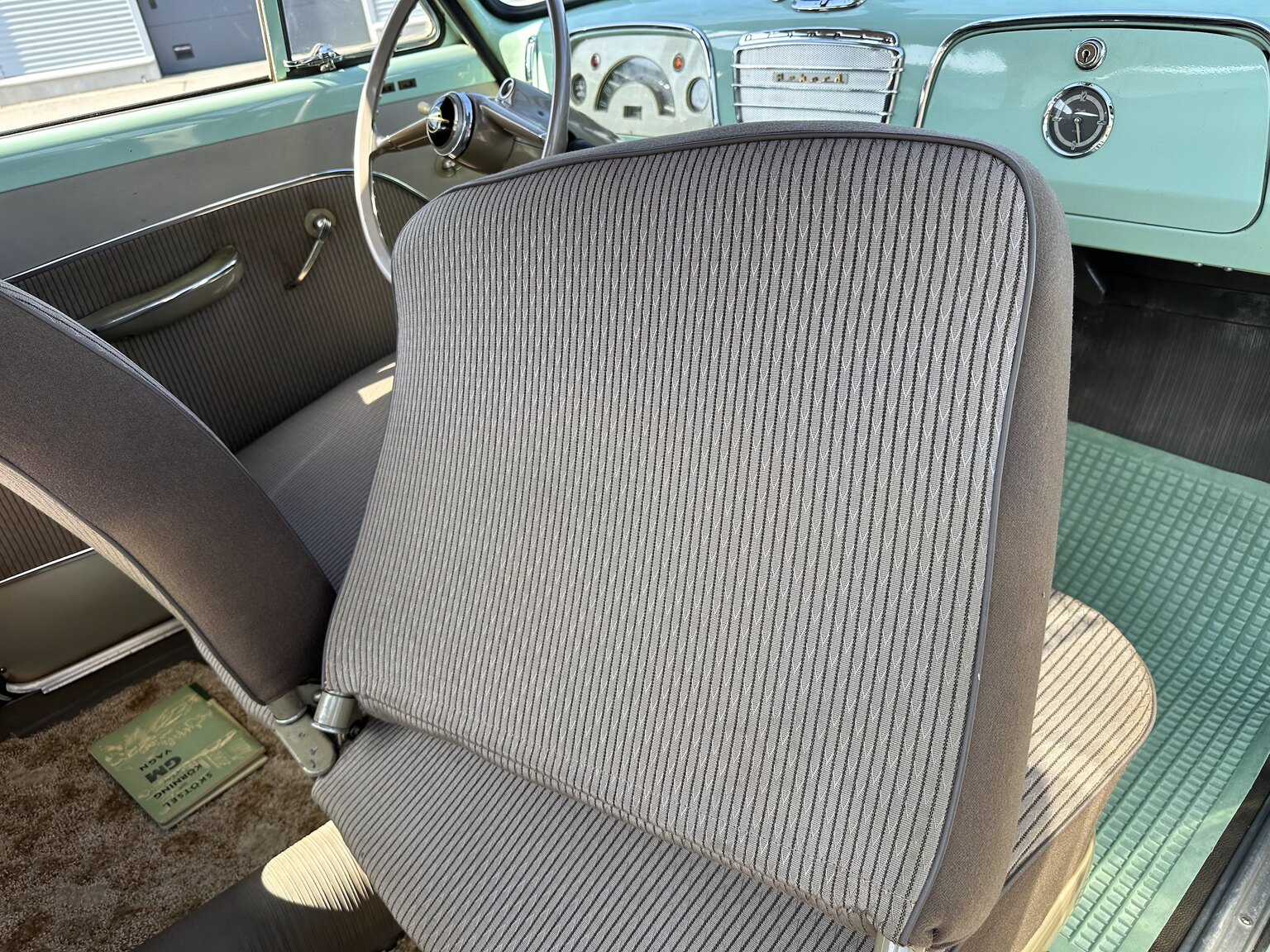 Innenraumfoto von 1956 Opel Olympia Rekord