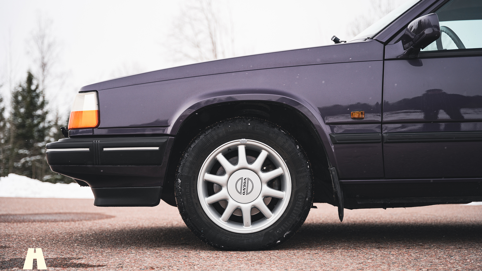 Exterior image of 1995 Volvo 940 SE