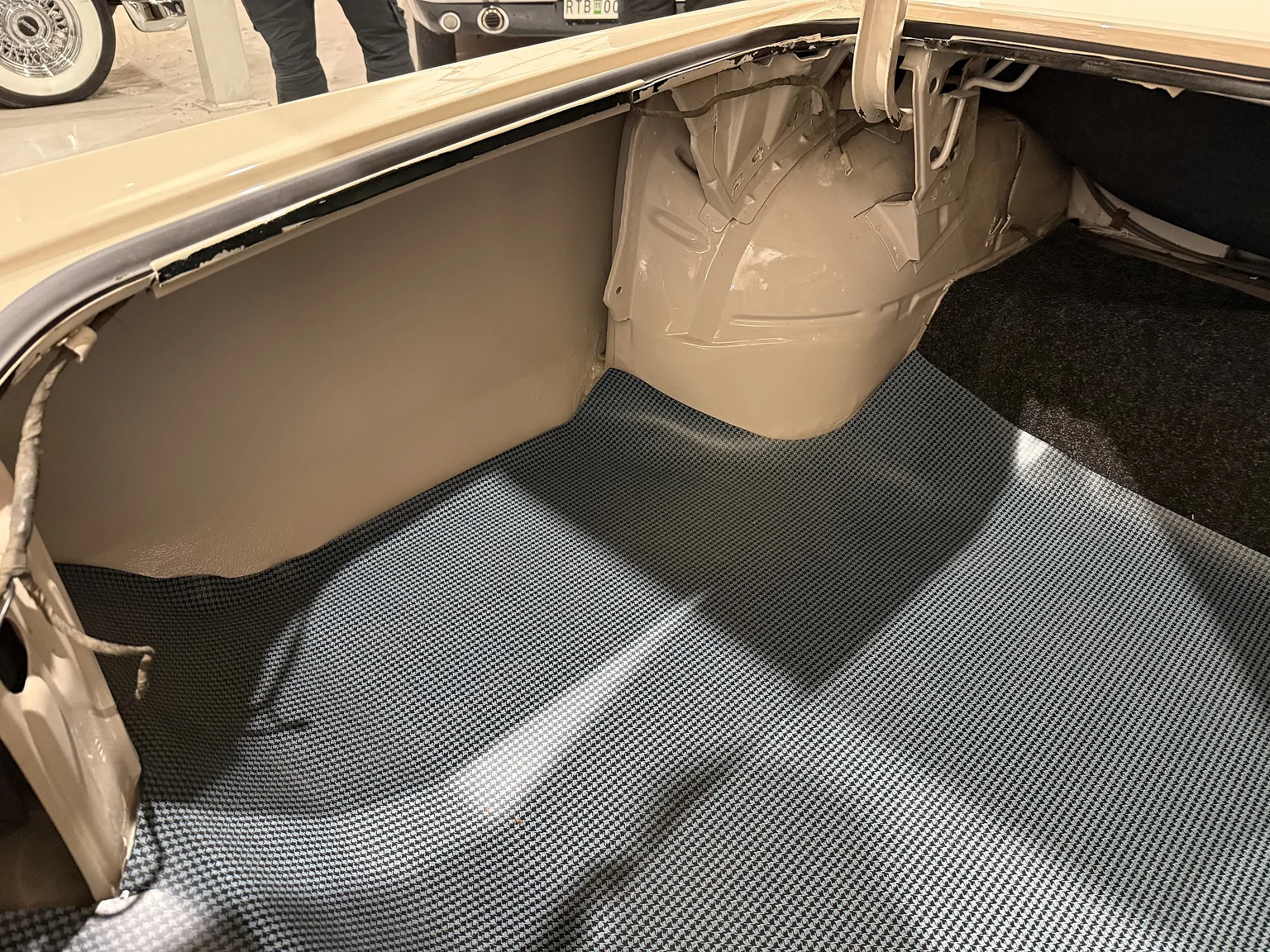 Innenraumfoto von 1964 Oldsmobile Cutlass Convertible (34)