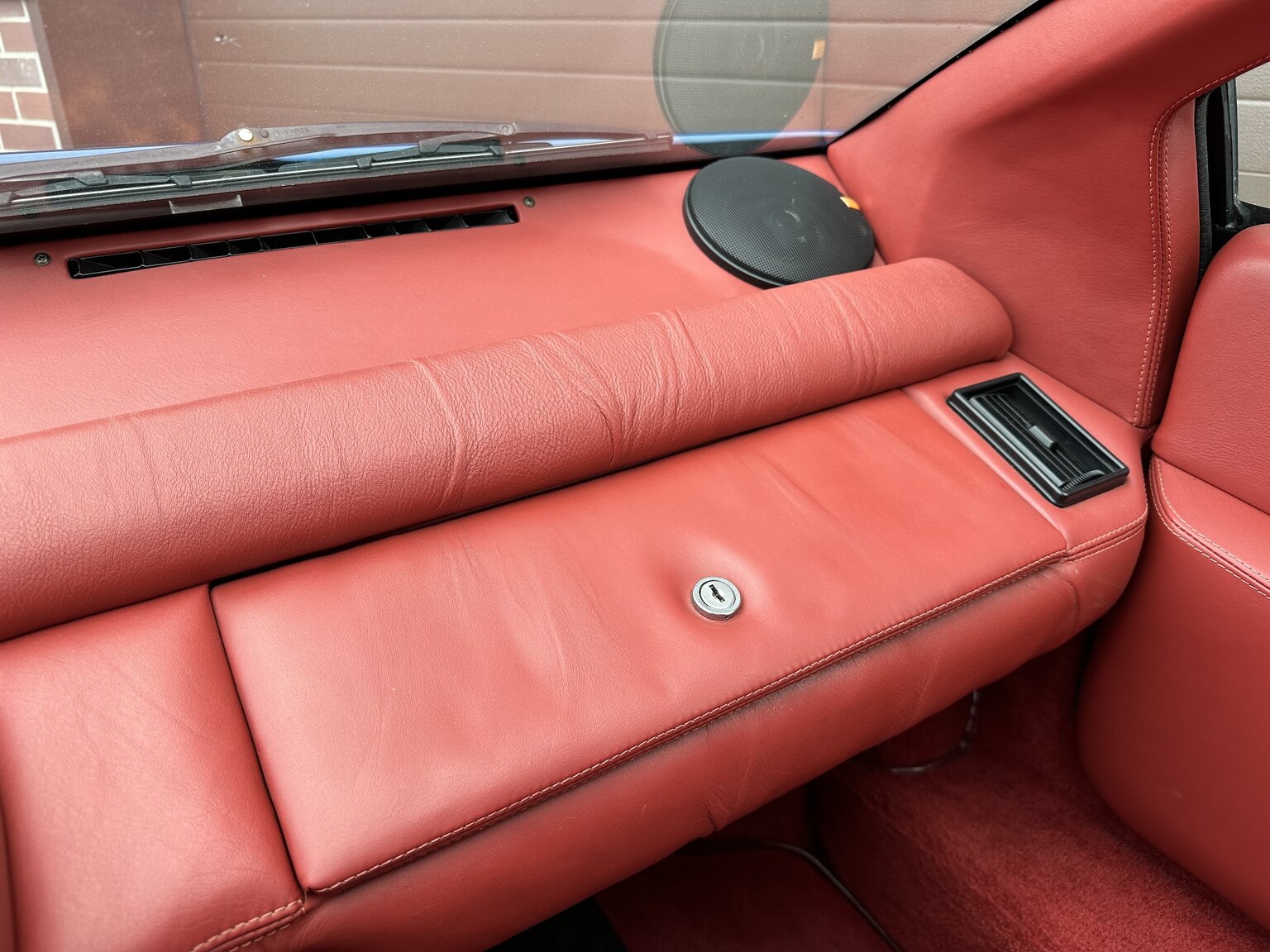 Interior image of 1987 Lotus Esprit Turbo HCi (13)