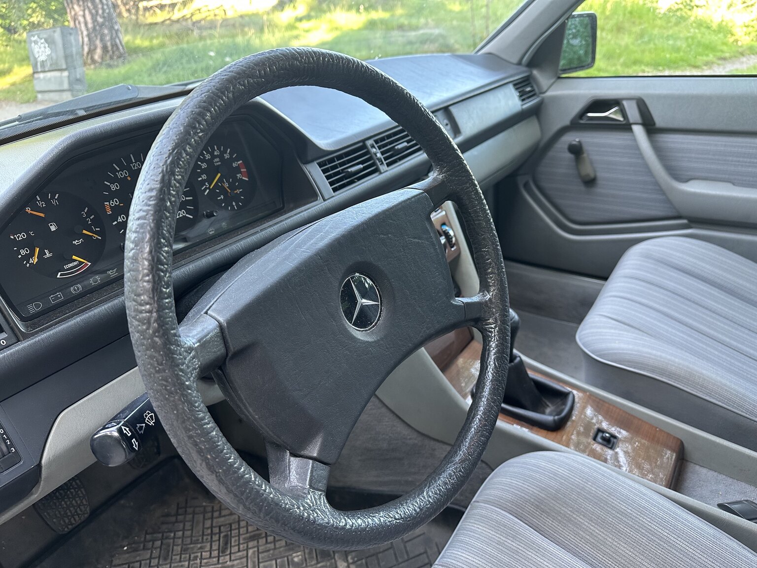 Interiörbild 1989 Mercedes-Benz 230E