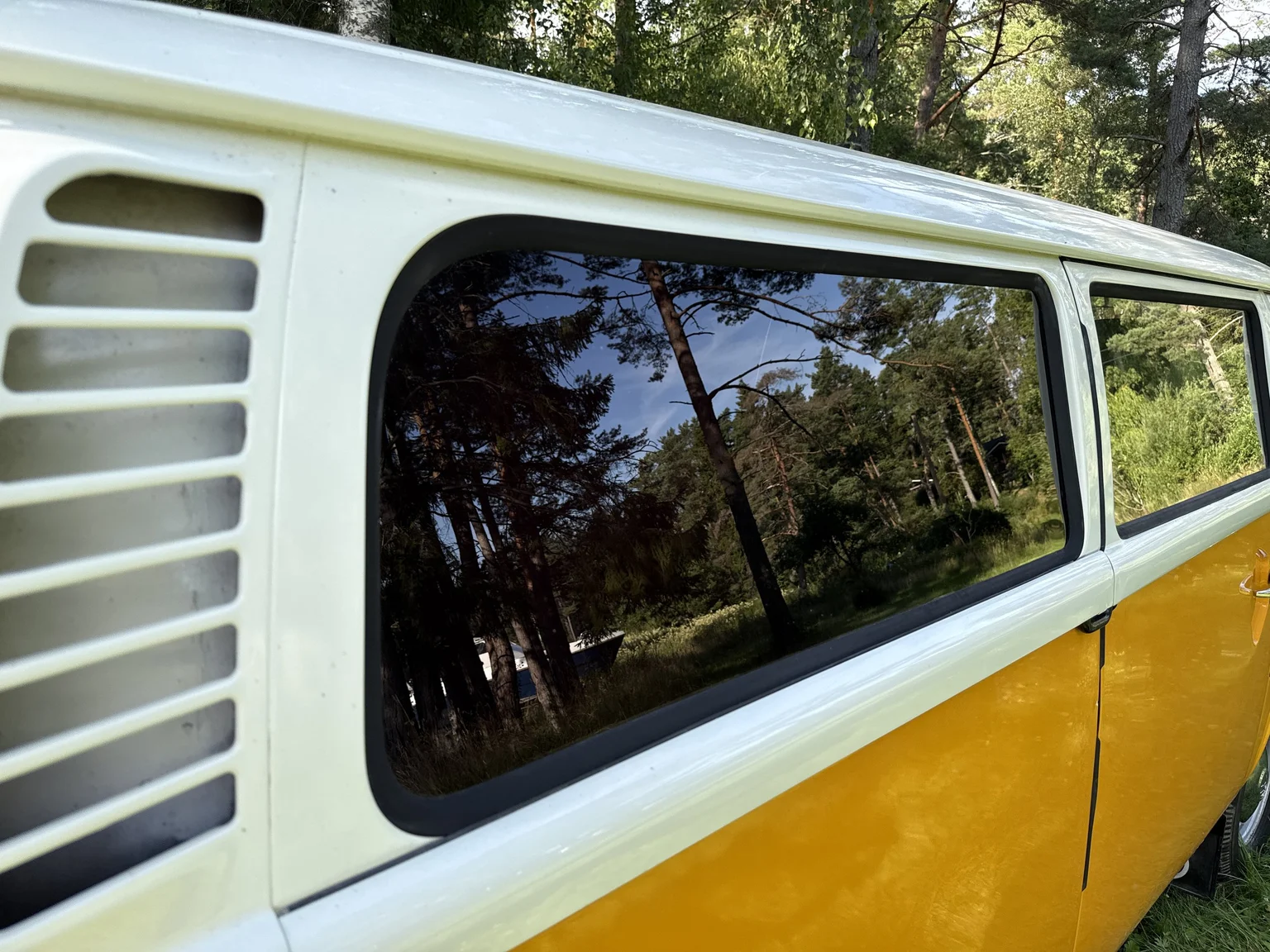 Aussenfoto 1975 Volkswagen Transporter Campervan (40)