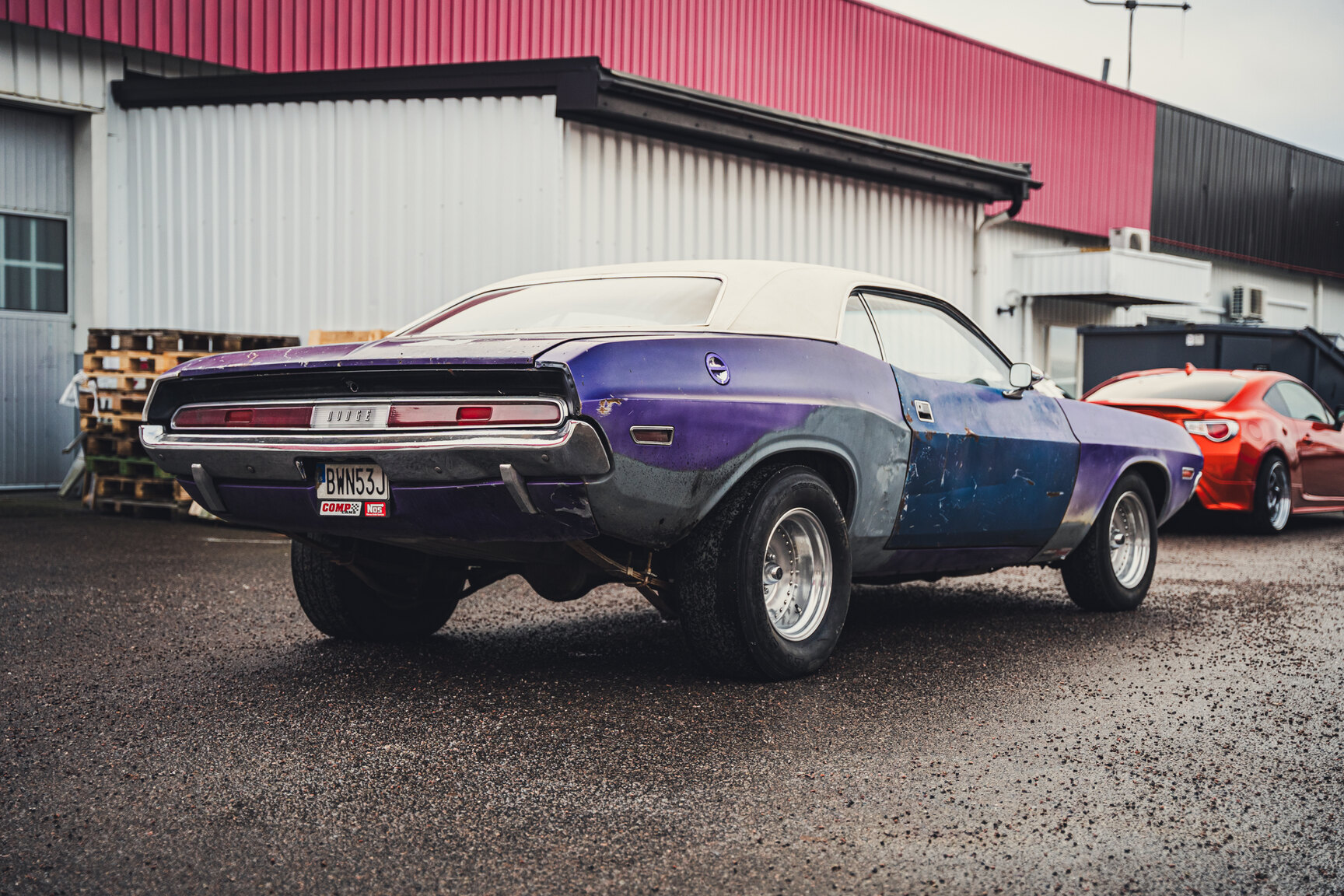Exteriörbild på 1970 Dodge Challenger - Ett sista race