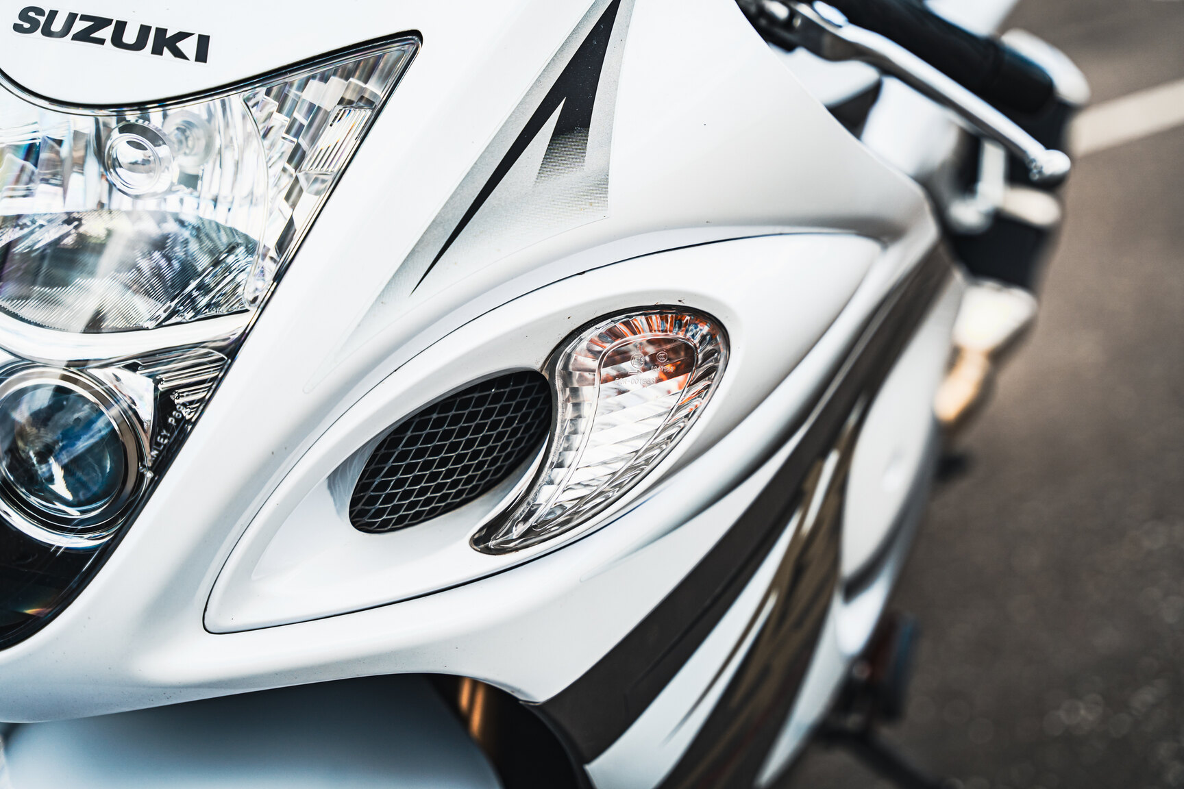 Exteriörbild på 2013 Suzuki GSX1300R Hayabusa