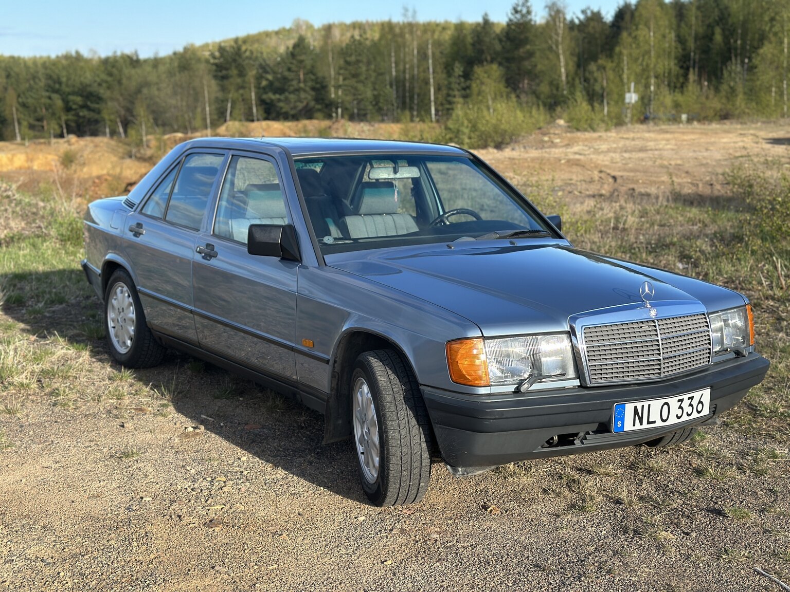 Exterior image of 1988 Mercedes-Benz 190 E