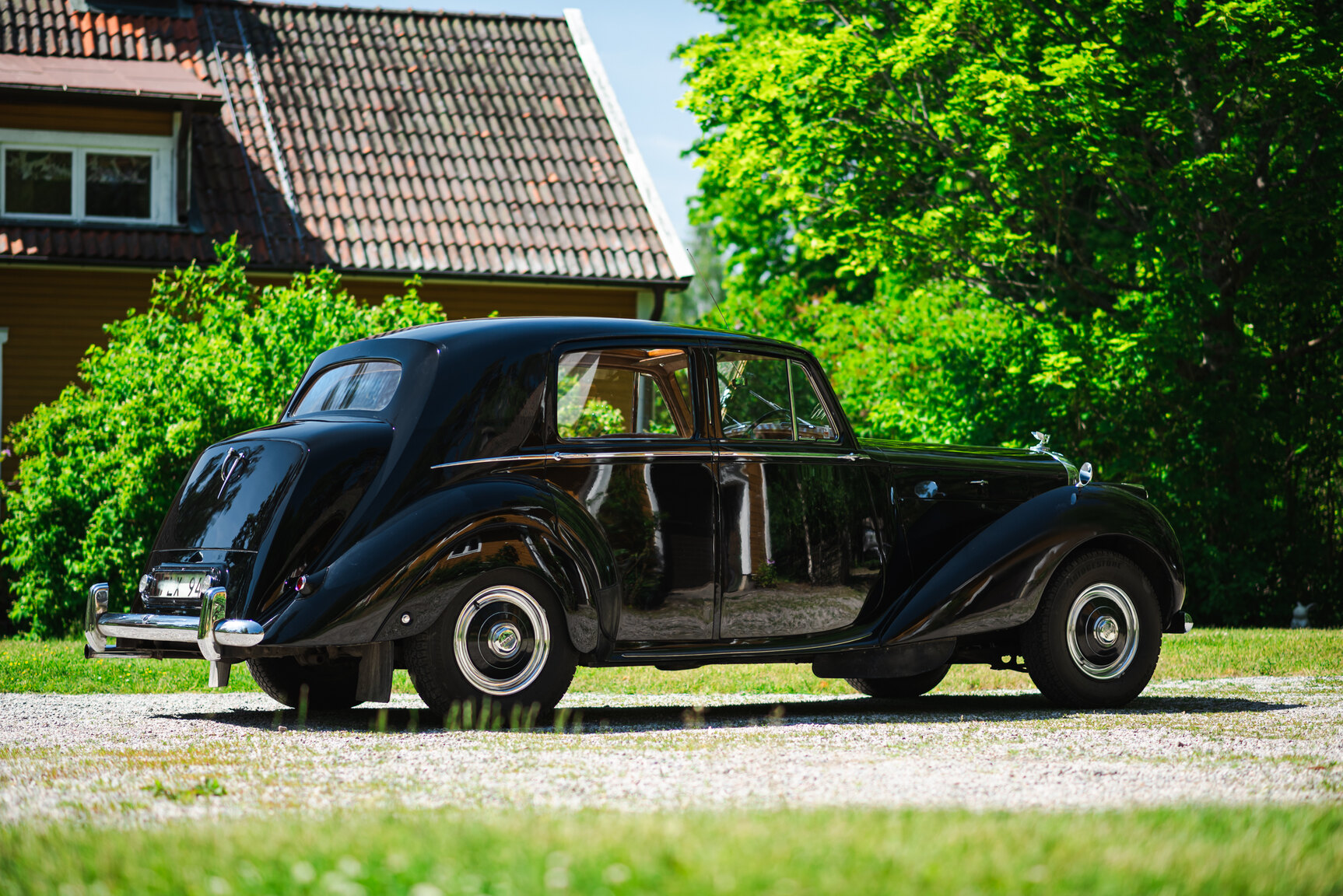Exterior image of 1950 Bentley 4 1/4 Litre
