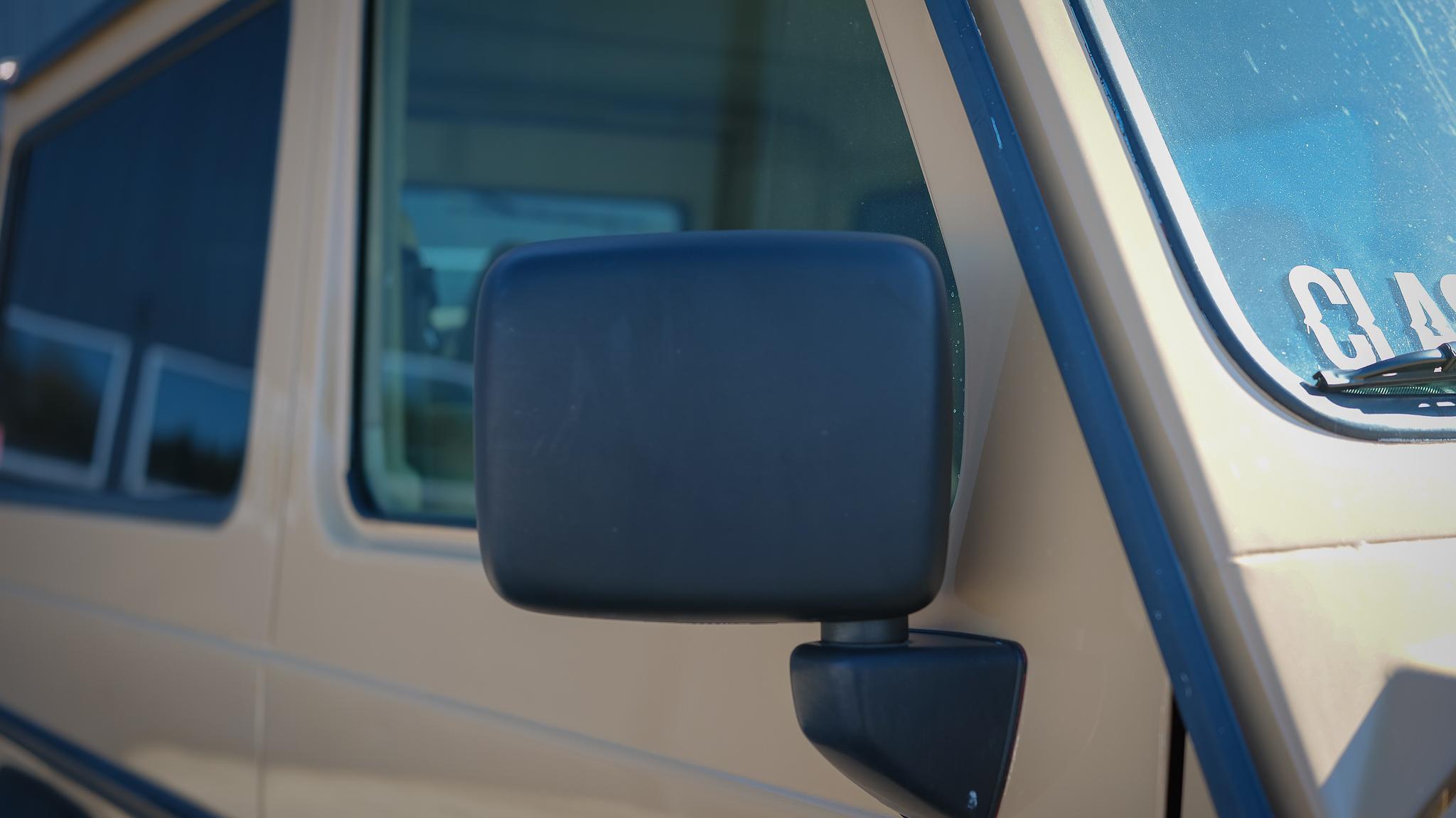 Exterior image of 1991 Mercedes-Benz G 230