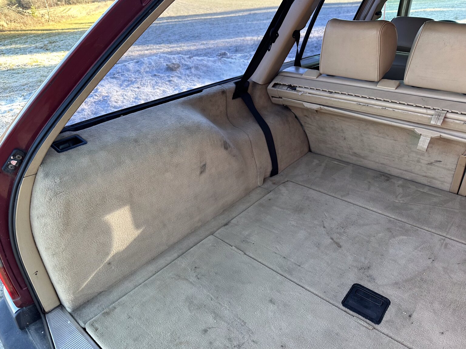 Interior image of 1992 Mercedes-Benz 300 TE-24