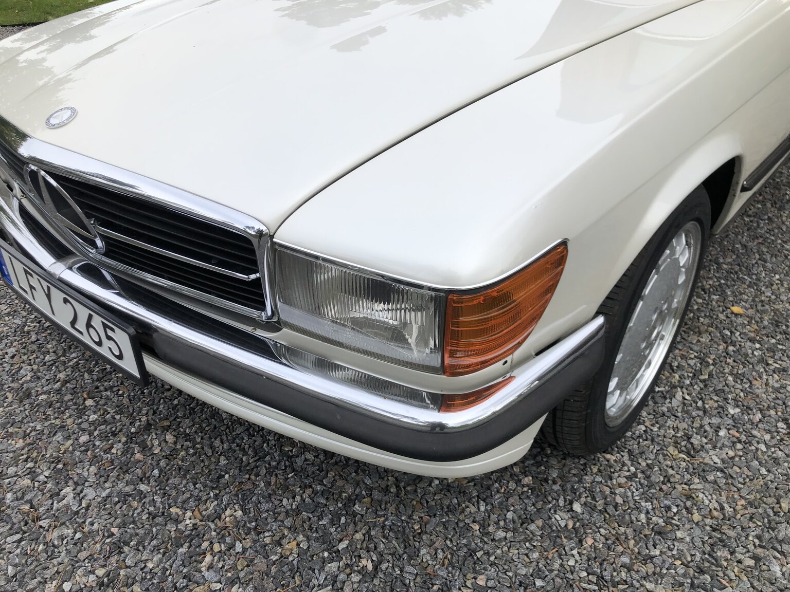 Exteriörbild på 1972 Mercedes-Benz 350 SL