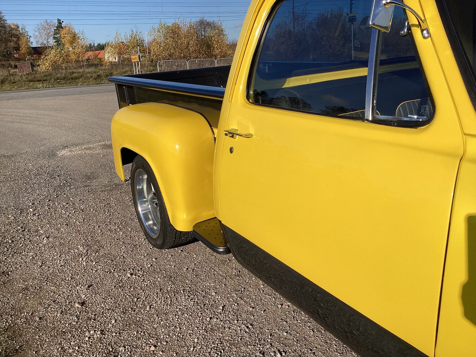 Exterior image of 1971 Dodge D100