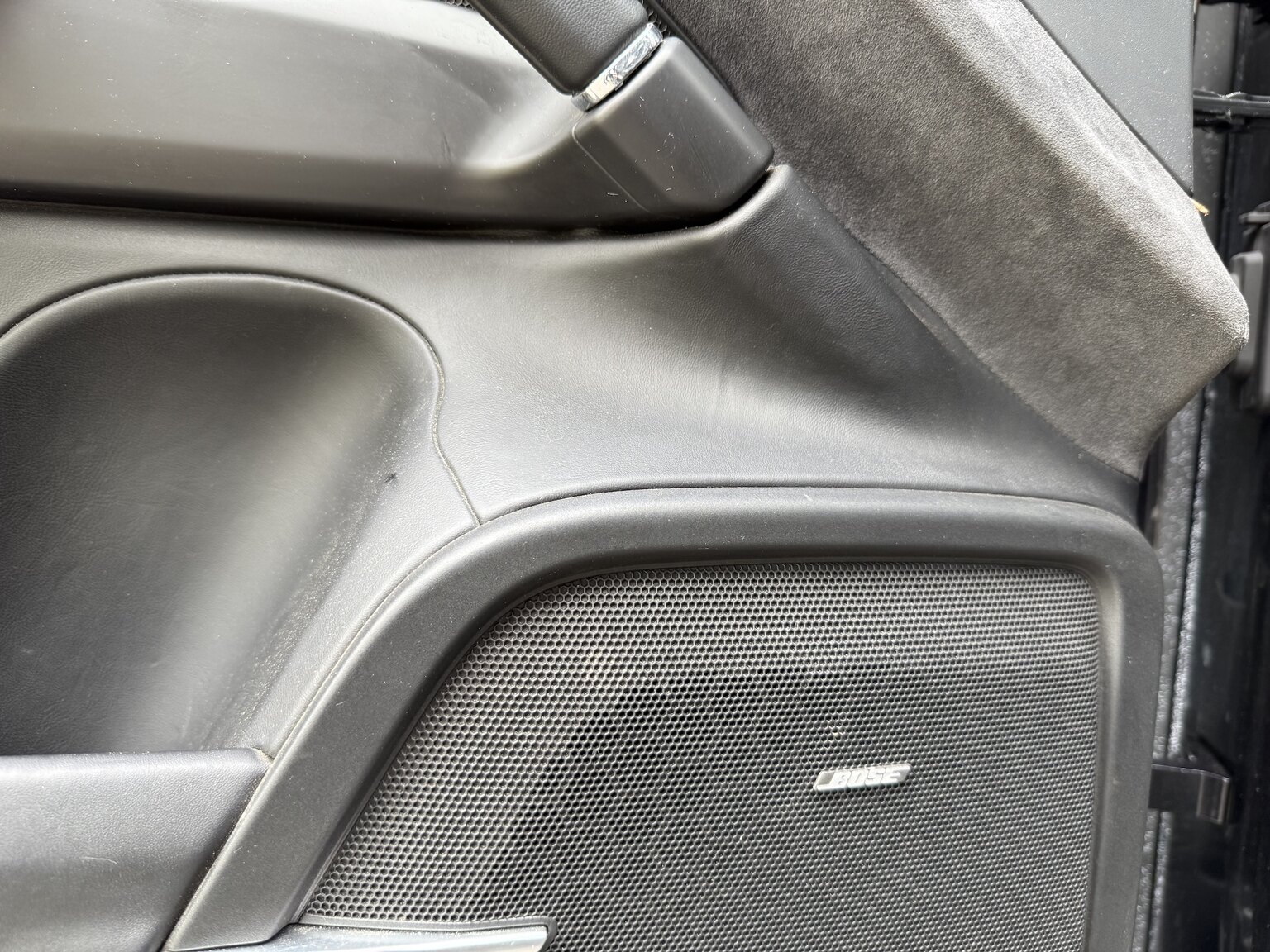 Interior image of 2013 Porsche Cayenne GTS