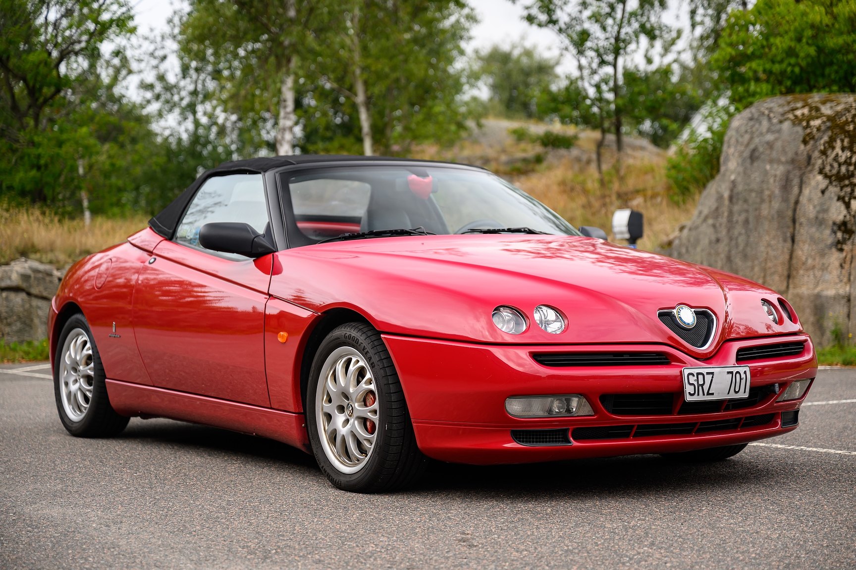 Exterior image of 2001 Alfa Romeo Spider 3.0 V6