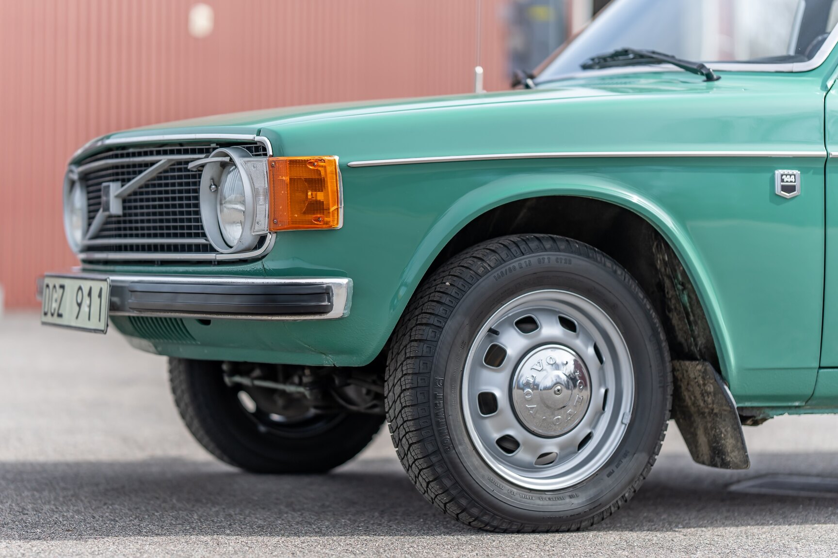 Exterior image of 1973 Volvo 144