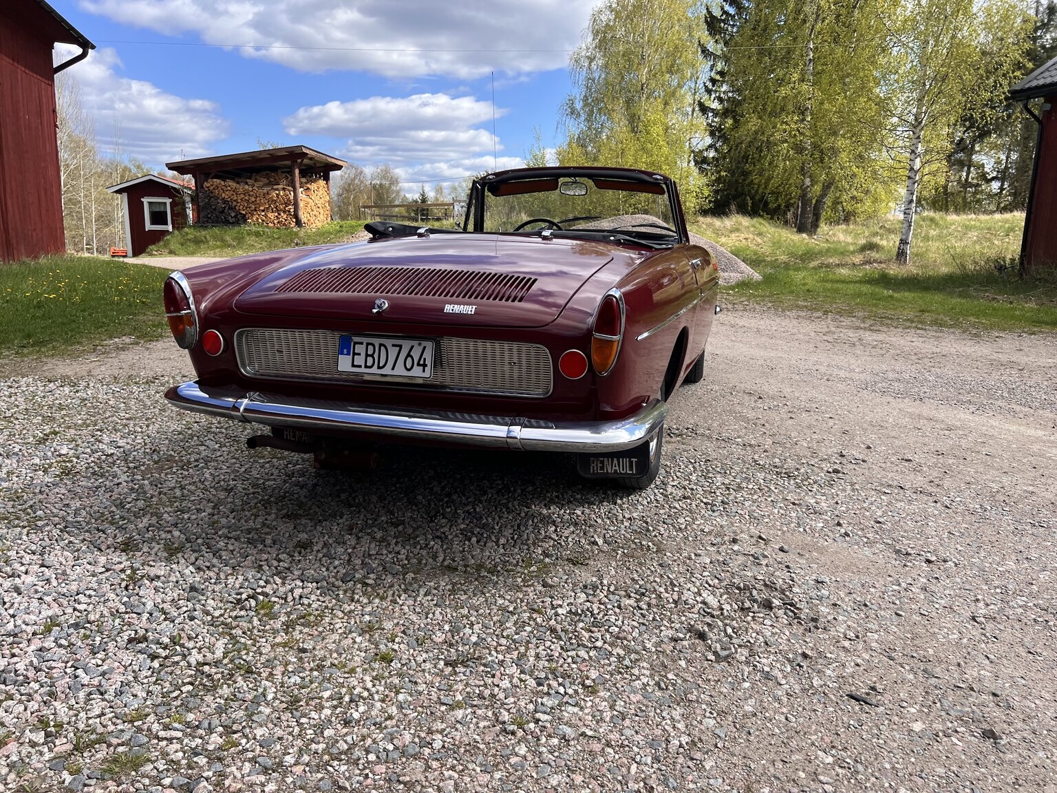 Exterior image of 1967 Renault Caravelle Coupé