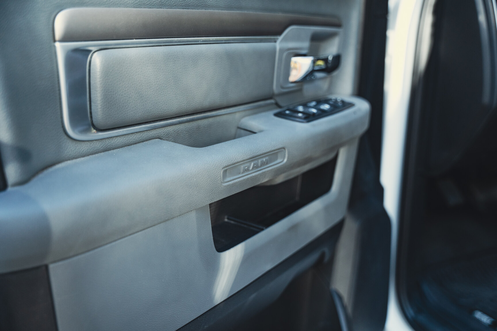 Interiörbild 2017 Dodge Ram 1500 AEV (69)