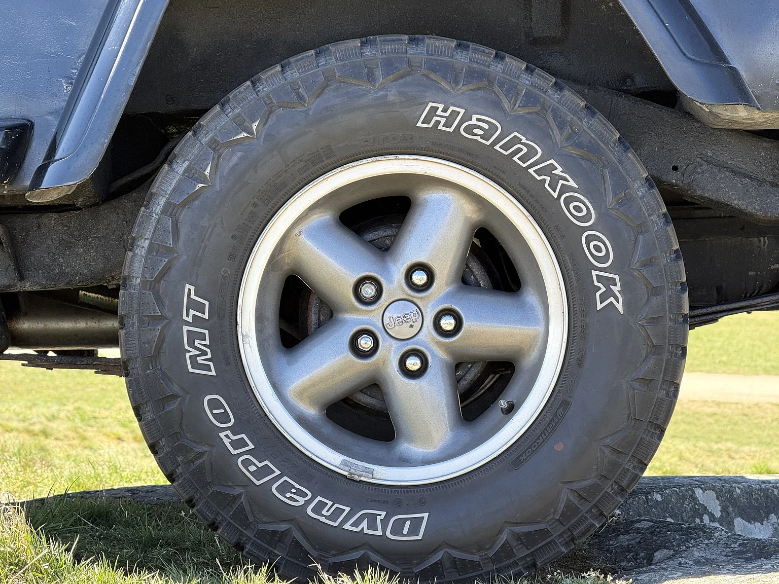 Exteriörbild på 1990 Jeep Wrangler Islander (21)