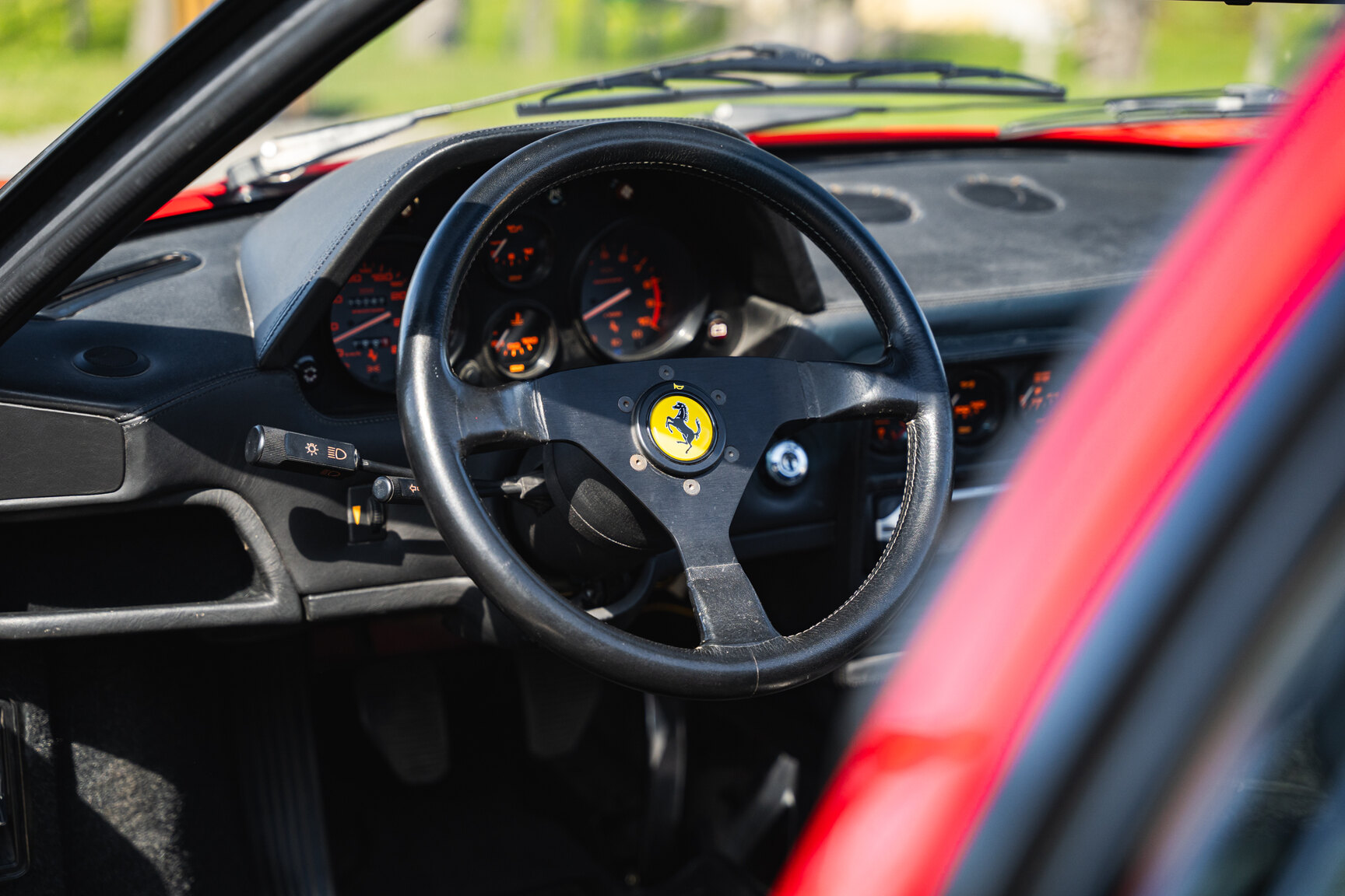 Interiörbild 1989 Ferrari 328 GTS