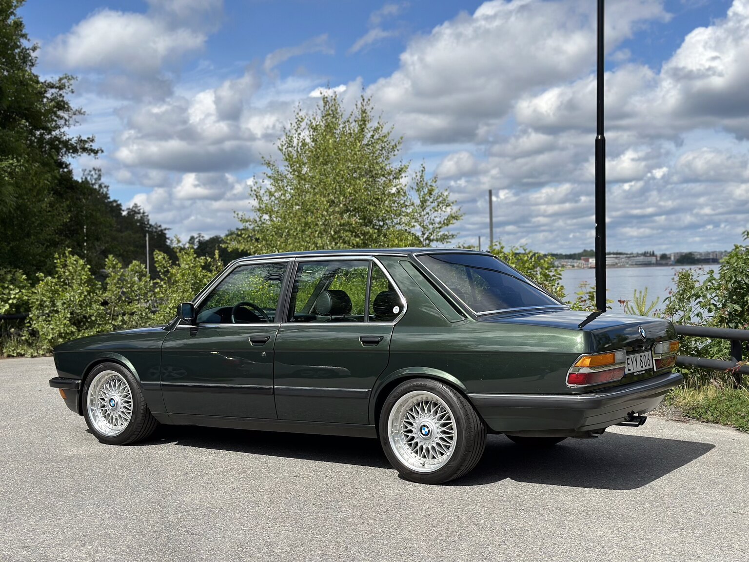 Exteriörbild på 1985 BMW 525E