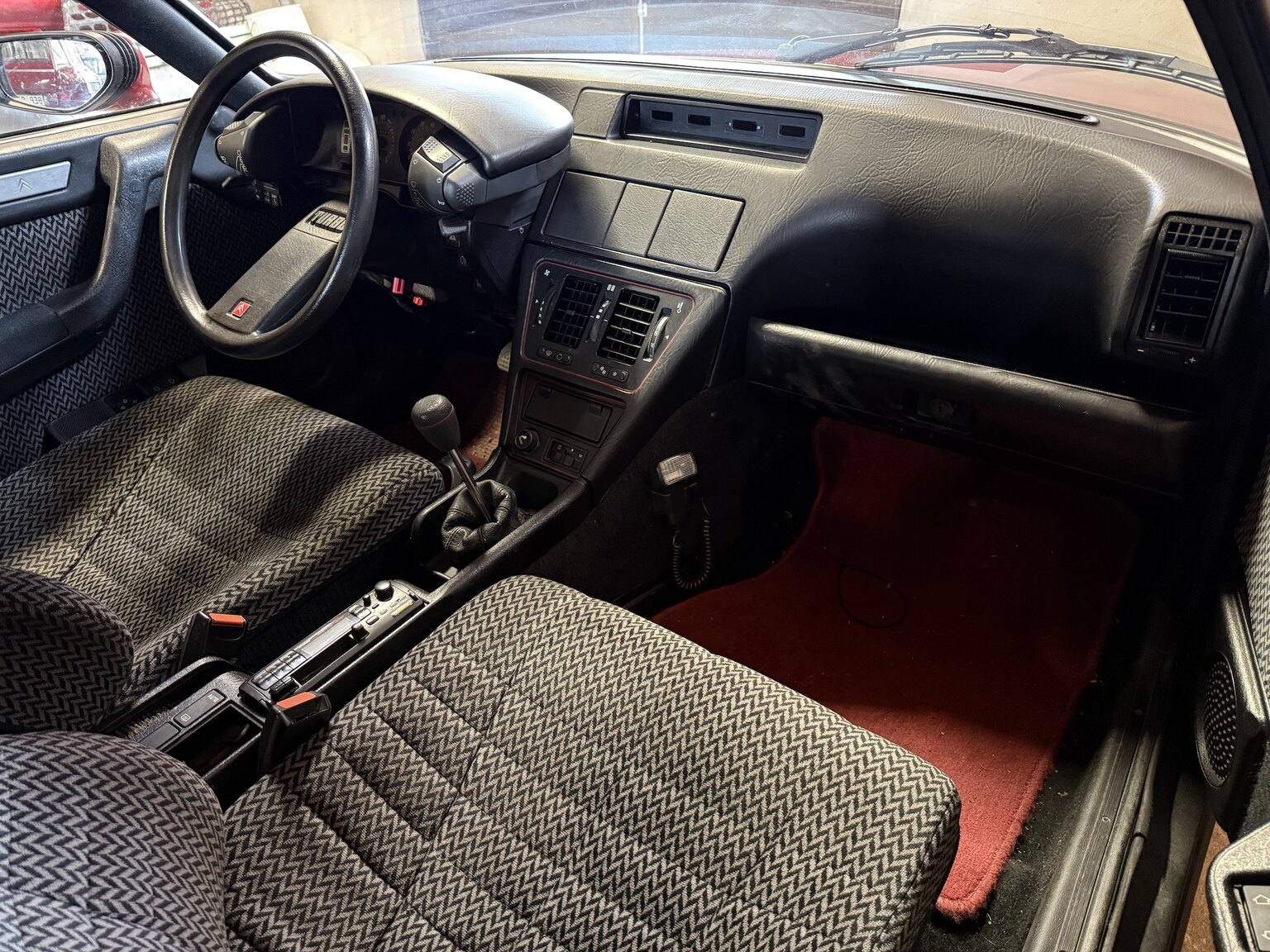 Interior image of 1988 Citroën CX 25 2.5 GTi Turbo II