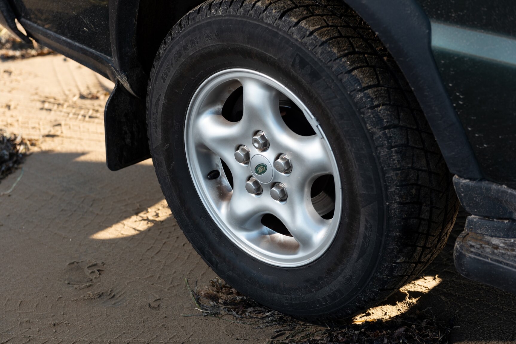 Exterior image of 1999 Land Rover Discovery 4.0 V8