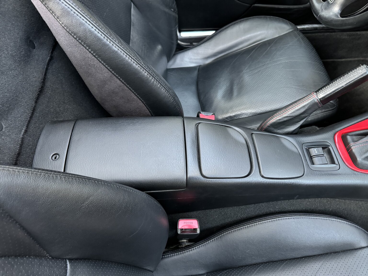 Interior image of 2004 Mazda MX-5 (20)