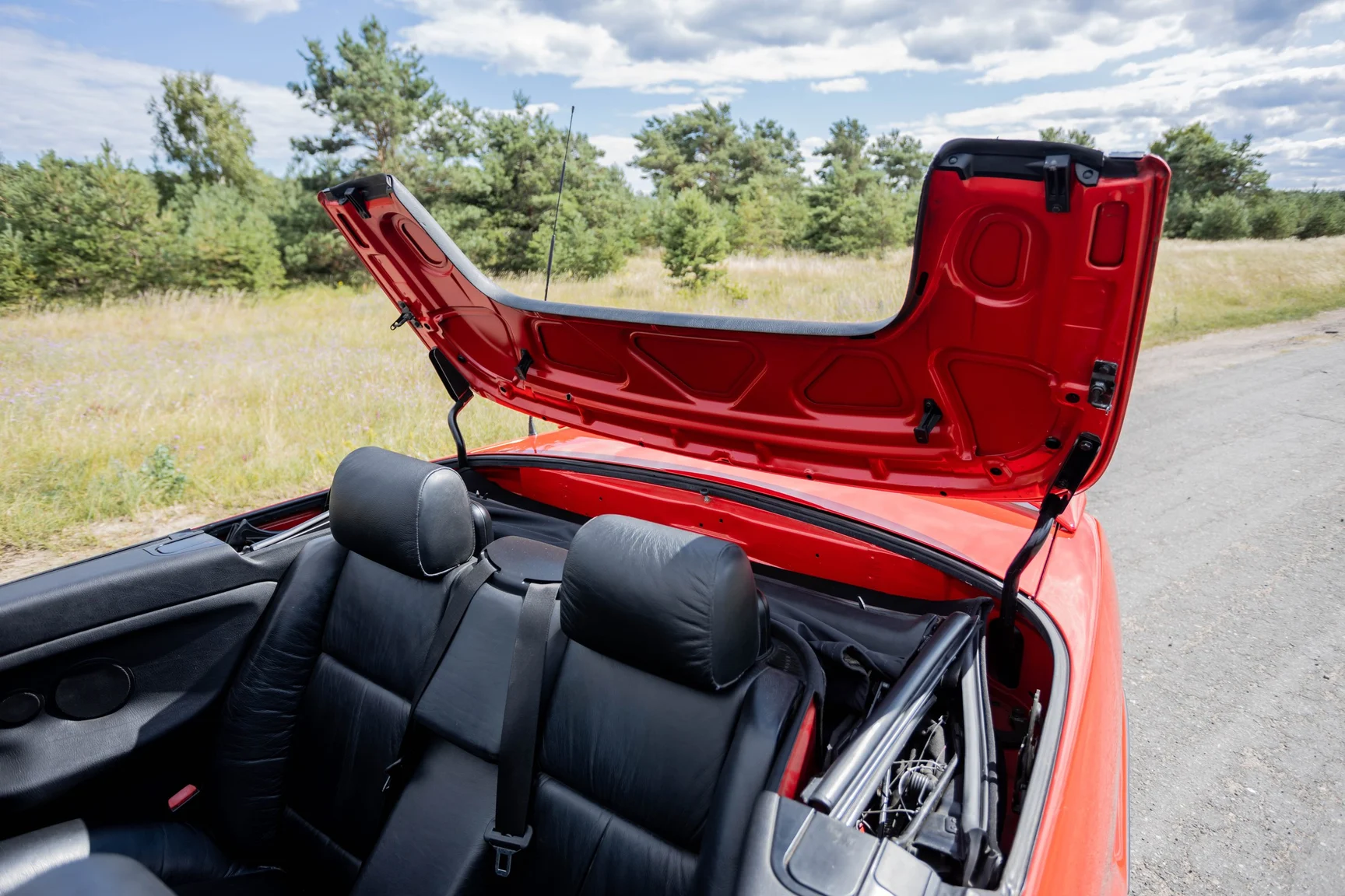 Image of 1994 BMW 325i Convertible (1) mechanics