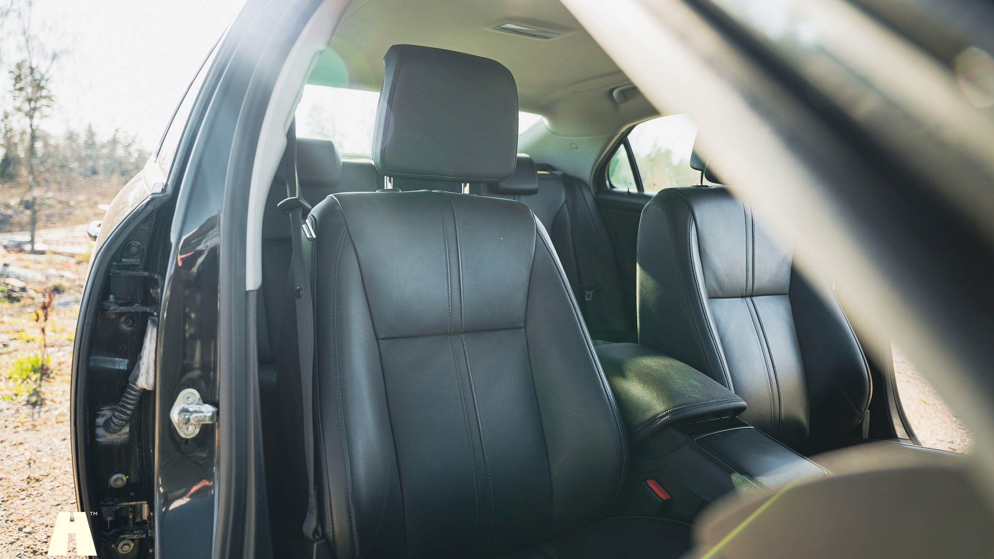 Innenraumfoto von 2010 Saab 9-5 (Chassinummer 3)