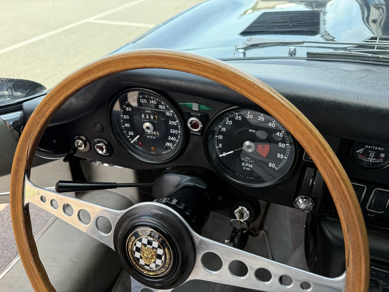 Interior image of 1969 Jaguar E-Type 4.2 Coupe (18)