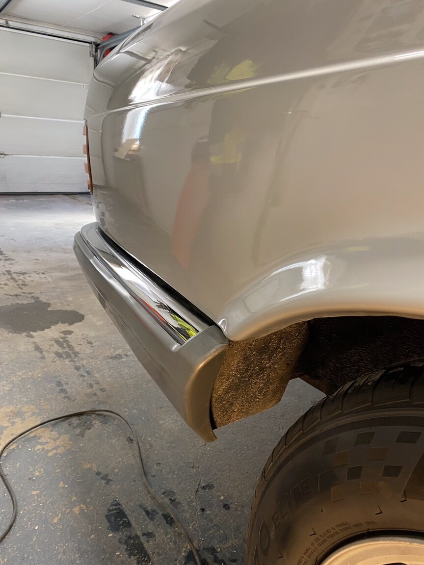 Exteriörbild på 1988 Mercedes-Benz 300 SE (50)