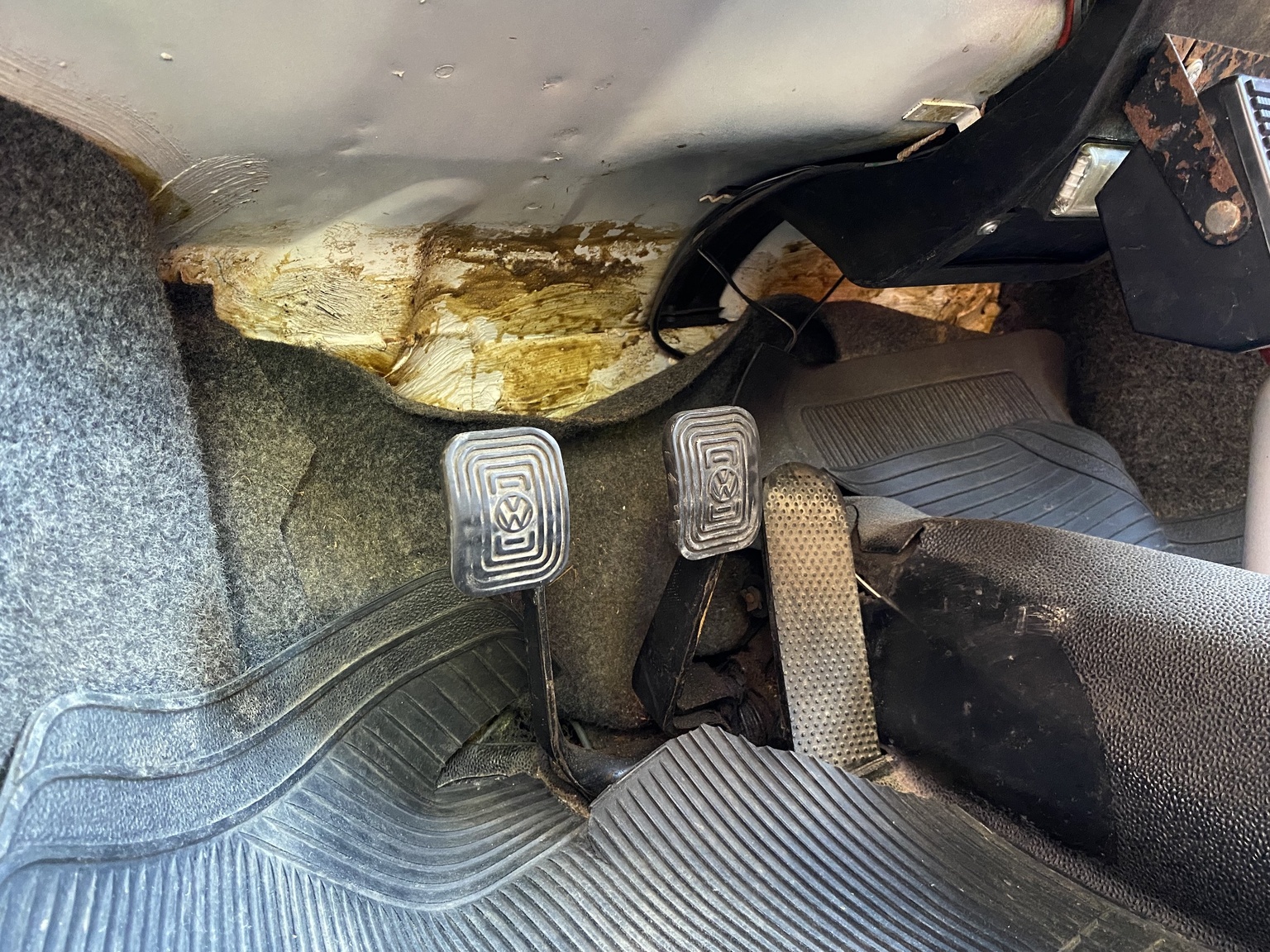 Interior image of 1974 Volkswagen Beetle 1303 S (17)