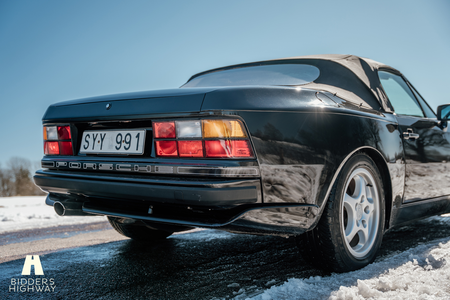 Exterior image of 1989 Porsche 944 S2 Cabriolet