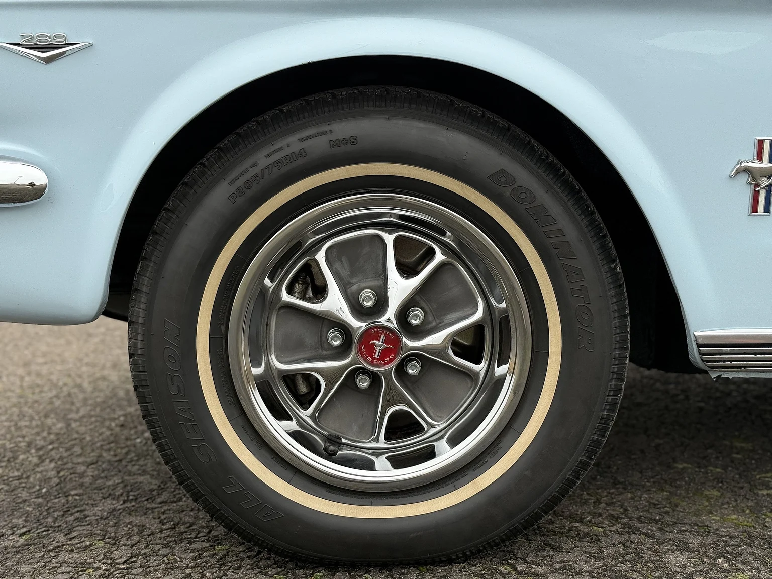 Exteriörbild på 1966 Ford Mustang Convertible 289 V8 (25)