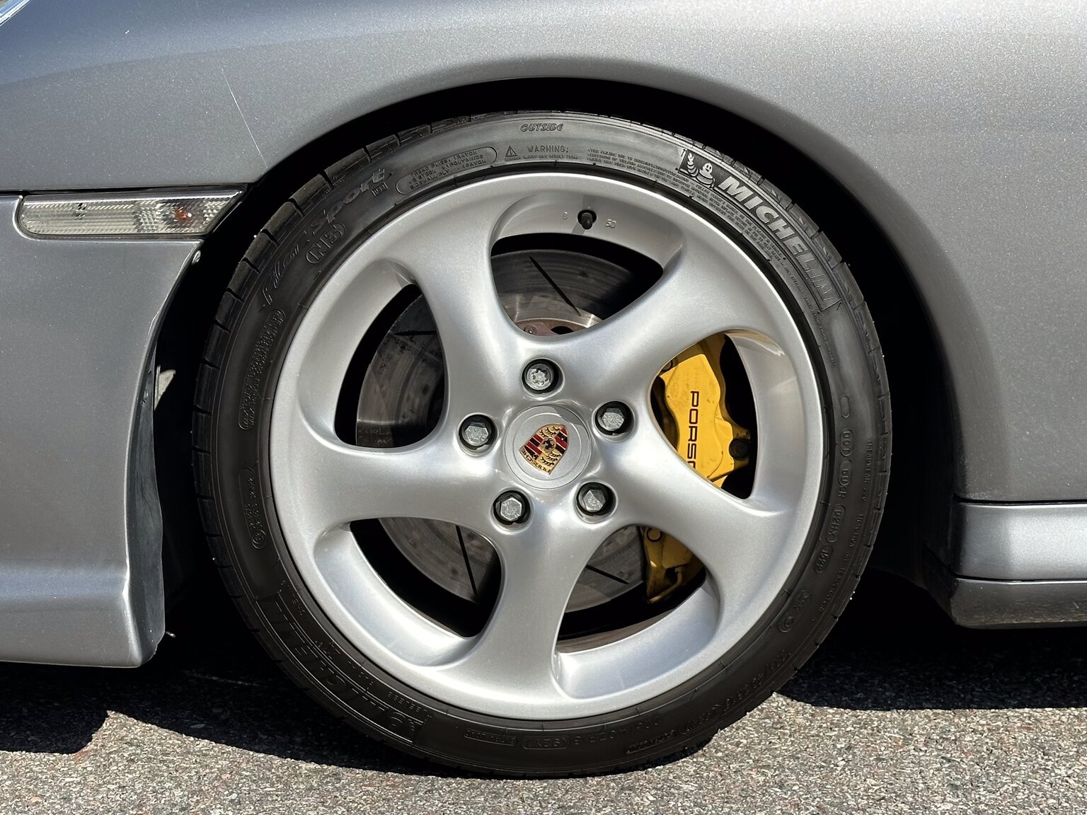 Exteriörbild på 2001 Porsche 911 Turbo RUF RT12