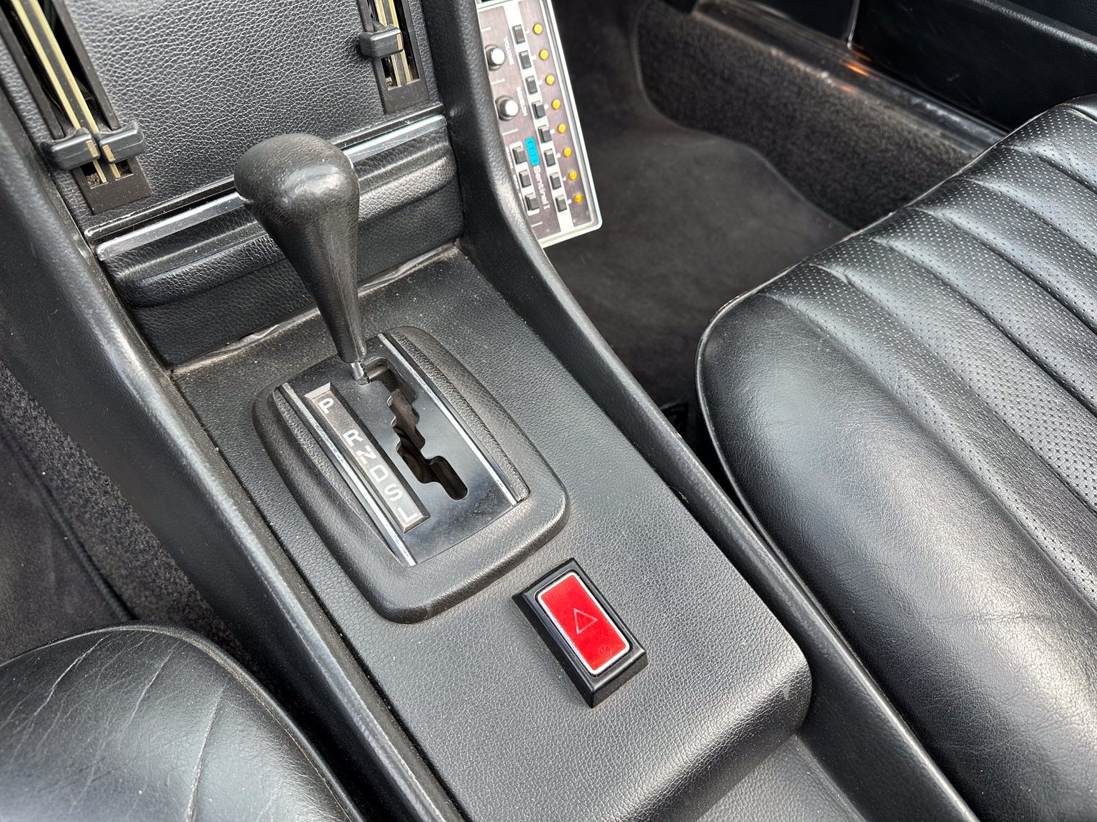 Interior image of 1975 Mercedes-Benz 280 SL