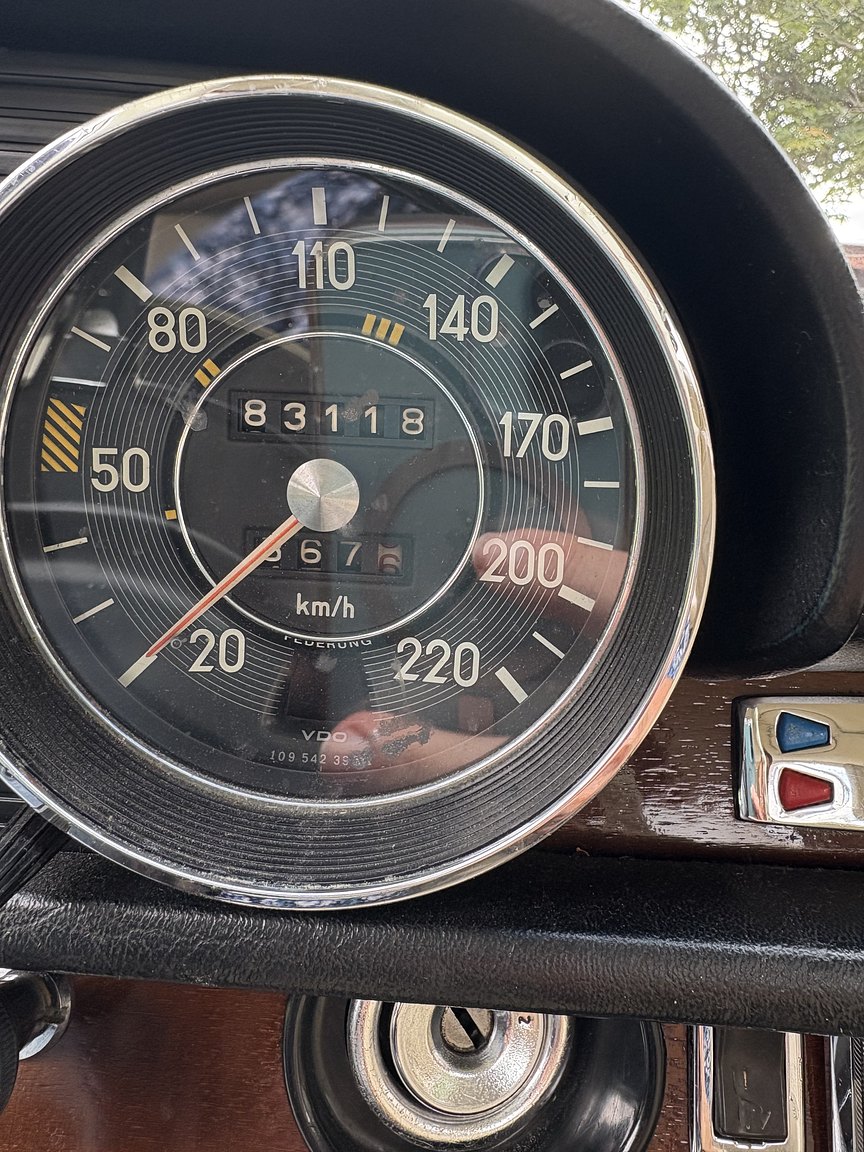 Interior image of 1969 Mercedes-Benz 300 SEL