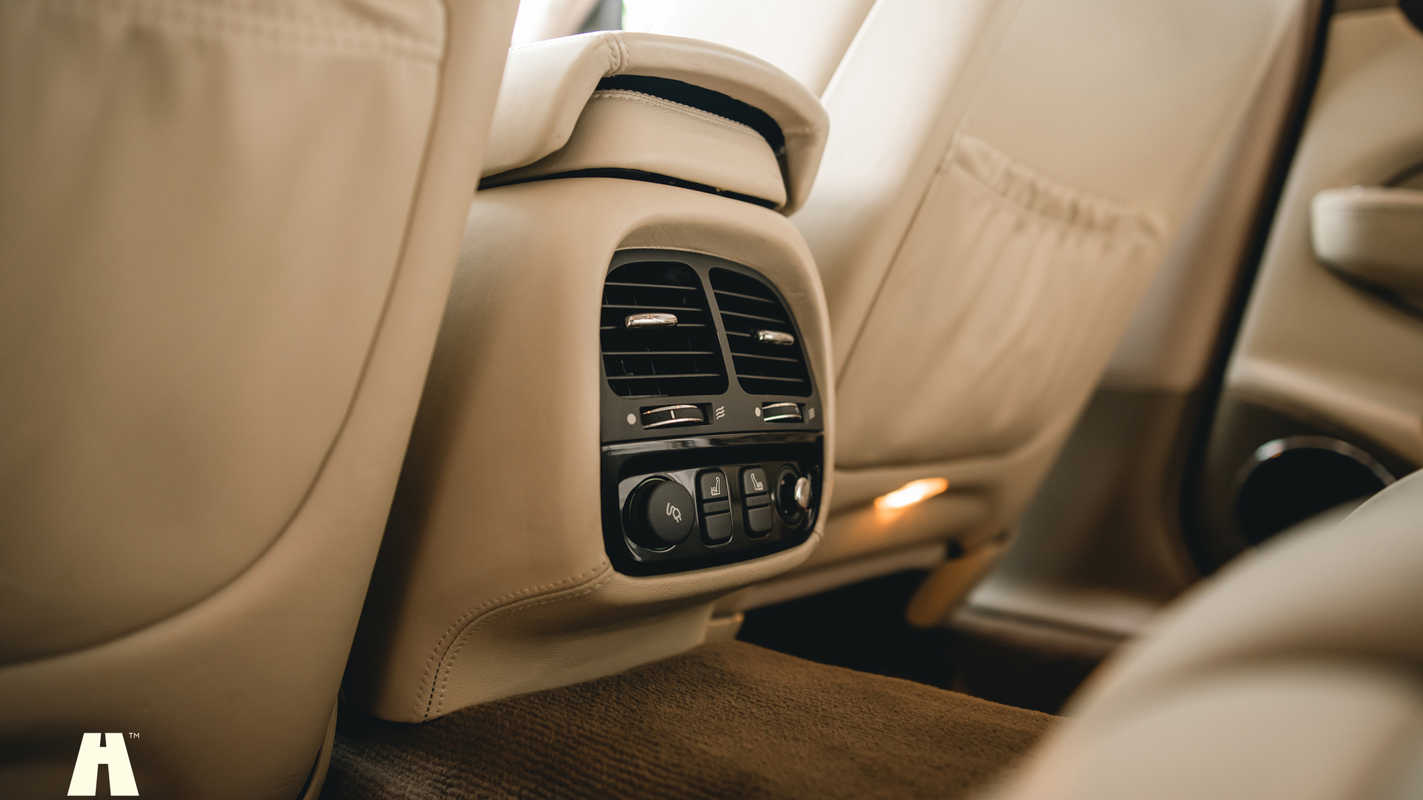 Innenraumfoto von 2003 Jaguar XJ Super V8