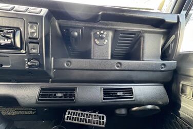 Interior image of 2002 Land Rover Defender 90 2.5 Td5