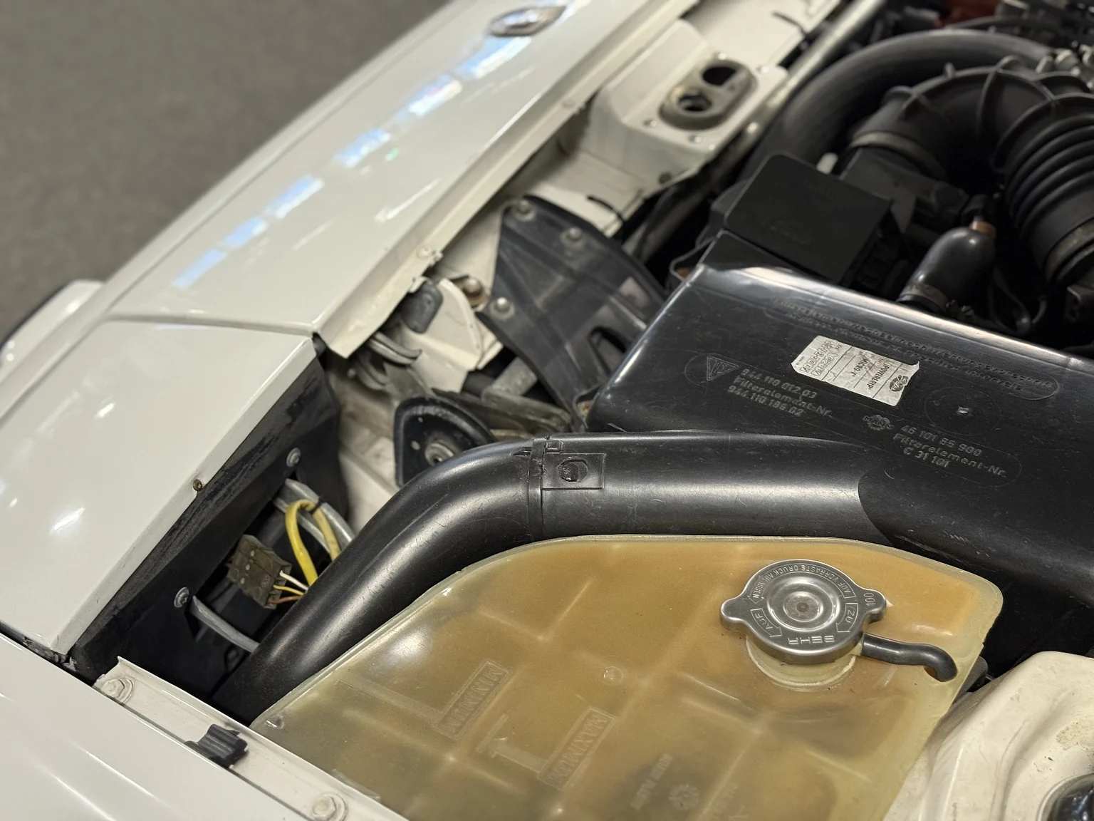 Image of 1984 PORSCHE 944 Targa mechanics (7)