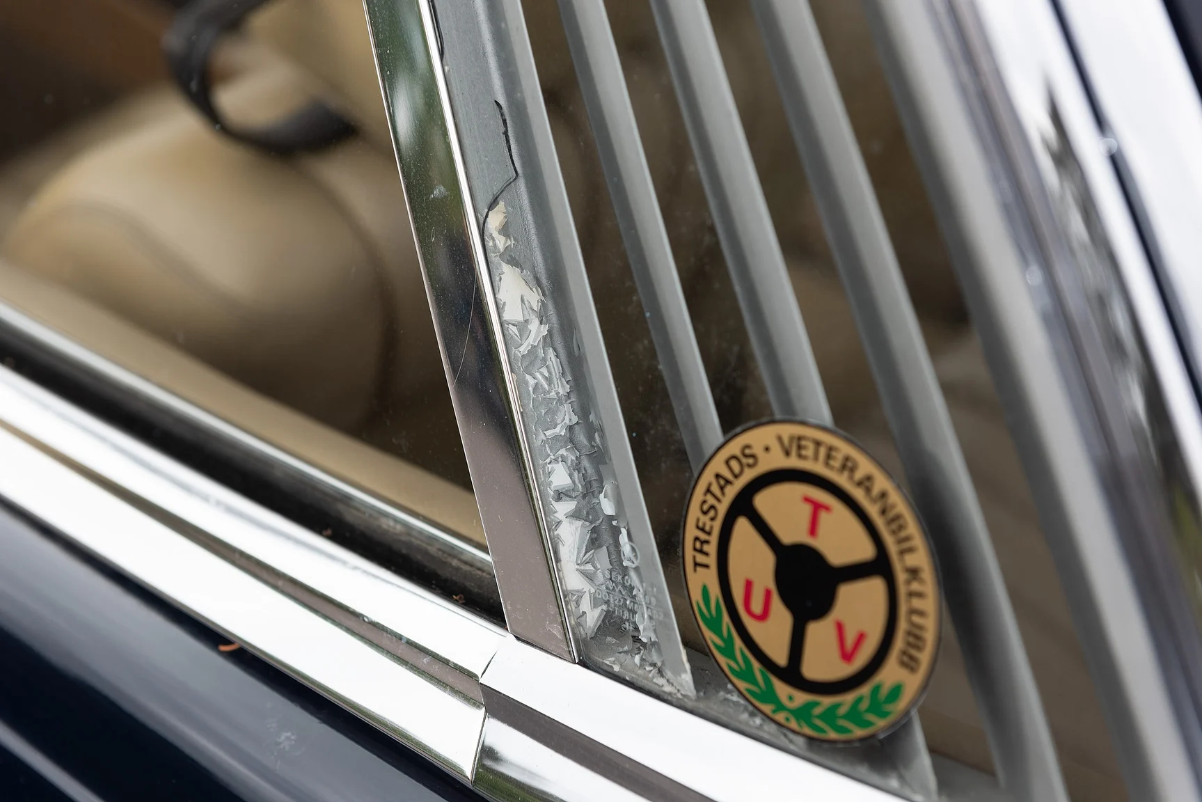 Exteriörbild på 1975 Mercedes Benz 450 SLC (31)